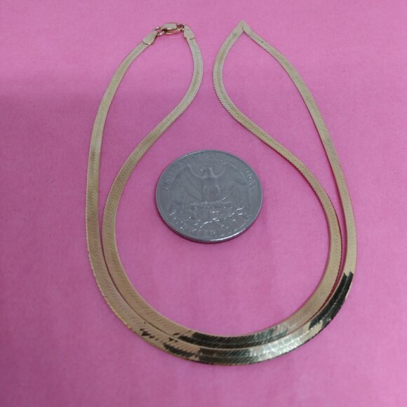 Beautiful solid 14kt gold, Chevron herringbone necklace. - Picture 10 of 12